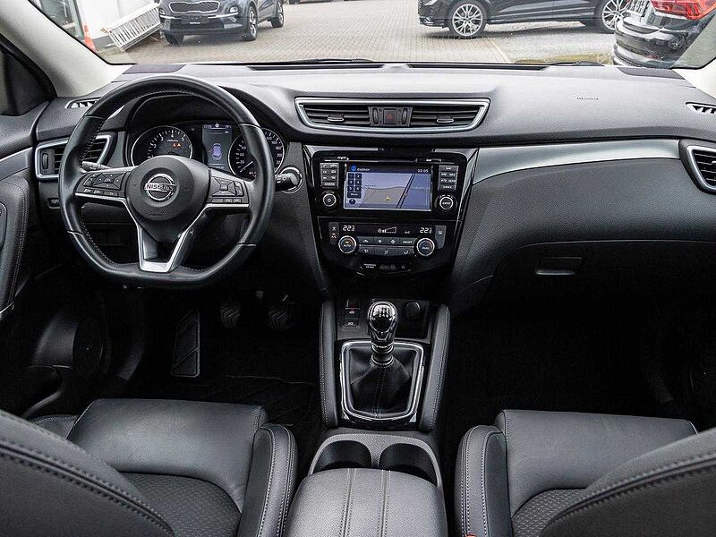 Nissan Qashqai DIG-T tekna BOSE+Navi+19Z+360+LED+SHZ+PDC+Privacy+Teilled+LED+iKey