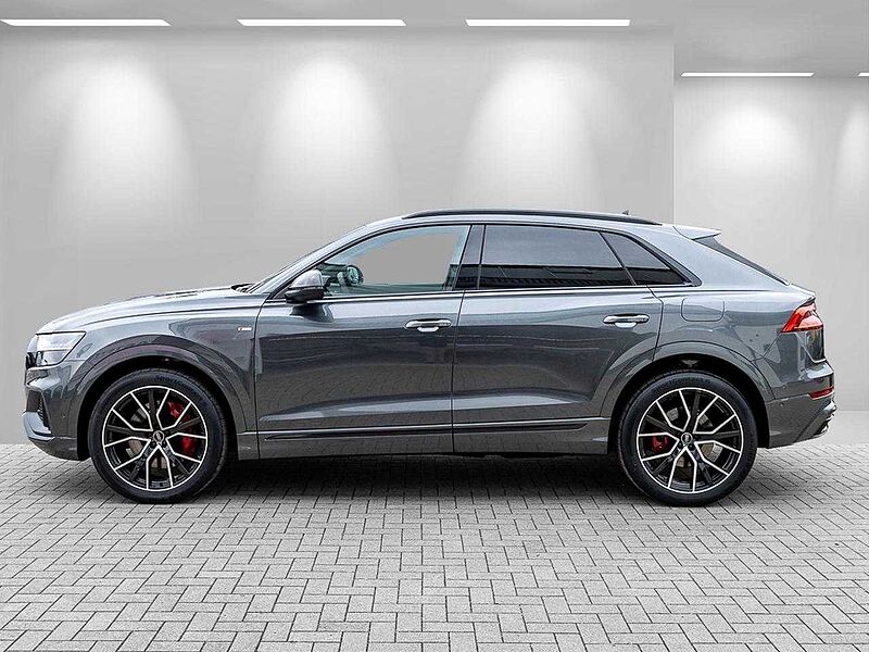 Audi Q8 60TFSIe competition plus S-line+Valcona+PanoSD+Carbon+Headup+22Z+360+Matrix+Soft