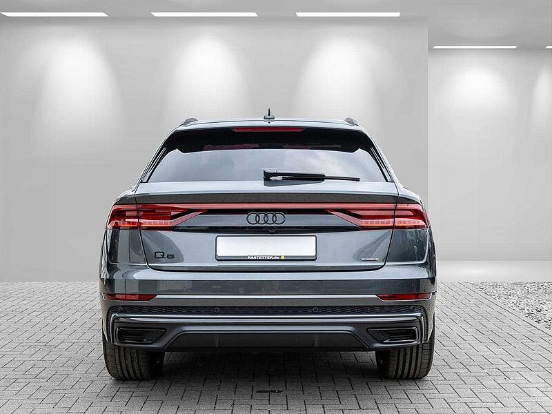 Audi Q8 60TFSIe competition plus S-line+Valcona+PanoSD+Carbon+Headup+22Z+360+Matrix+Soft