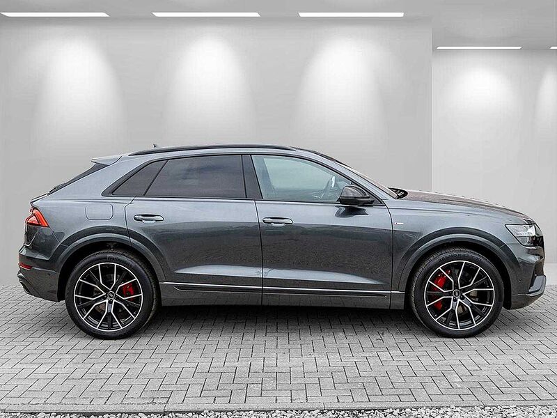 Audi Q8 60TFSIe competition plus S-line+Valcona+PanoSD+Carbon+Headup+22Z+360+Matrix+Soft