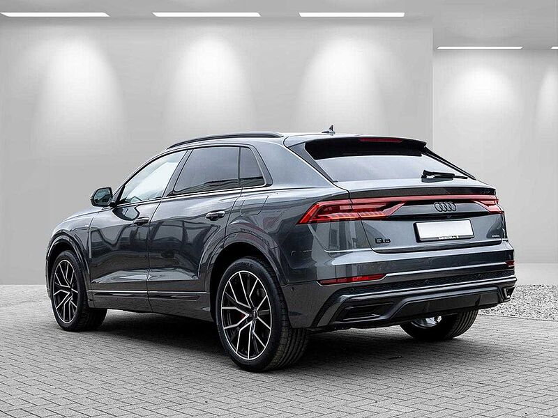 Audi Q8 60TFSIe competition plus S-line+Valcona+PanoSD+Carbon+Headup+22Z+360+Matrix+Soft