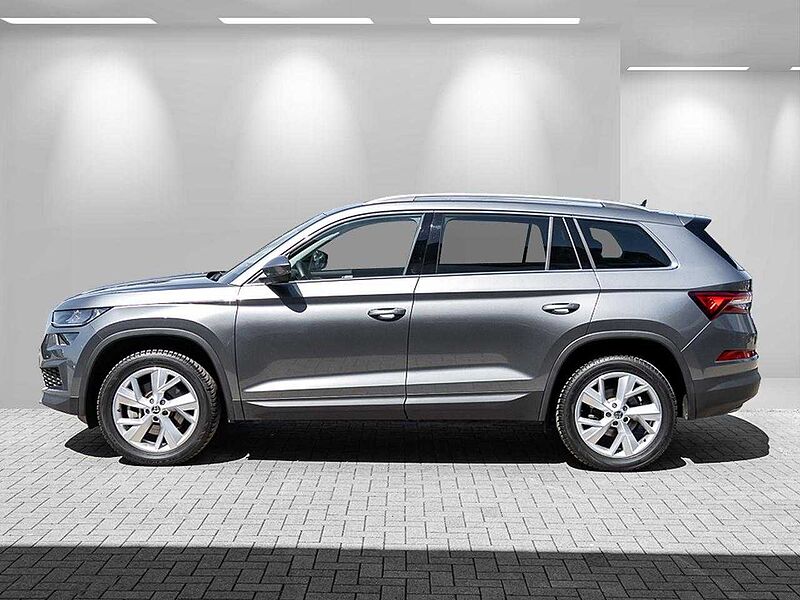 SKODA Kodiaq TDI DSG 4x4 Style 7Sitze+PanoSD+AHK+Navi+19Z+virtCP+ACC+Kamera+Teilled+eHeckkl