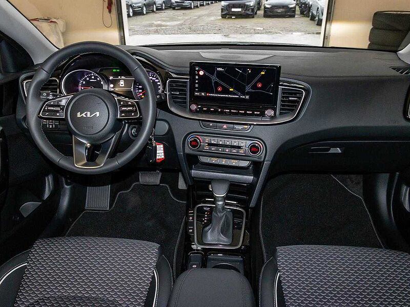 Kia XCeed T-GDI DCT PanoSD+Navi+ACC+Kamera+SHZ+PDC+Privacy+LED+Klimaaut+18Z