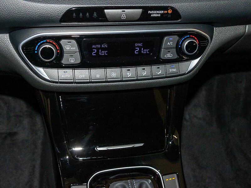 Hyundai i30 T-GDI 48V DCT virtCP+LED+Kamera+CarPlayNavi+SHZ+PDC+Privacy+Klimaaut+LMF+Temp