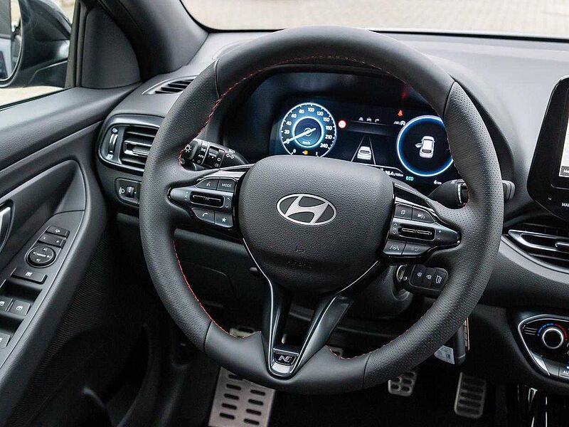 Hyundai i30 Fastback T-GDI 48V N Line Navi+virtCP+18Z+Kamera+SHZ+PDC+Privacy+LED+Klimaaut+Te