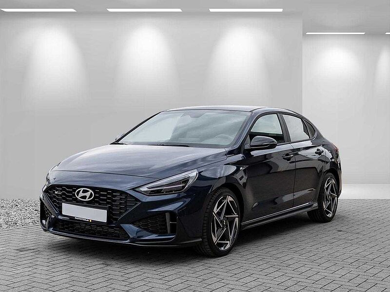 Hyundai i30 Fastback T-GDI 48V N Line Navi+virtCP+18Z+Kamera+SHZ+PDC+Privacy+LED+Klimaaut+Te